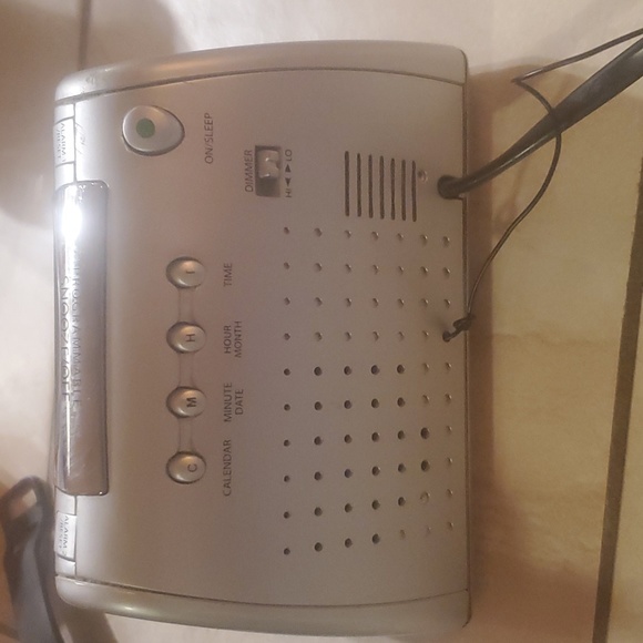 Timex T245S Auto Set Alarm Clock Radio - Picture 2 of 4